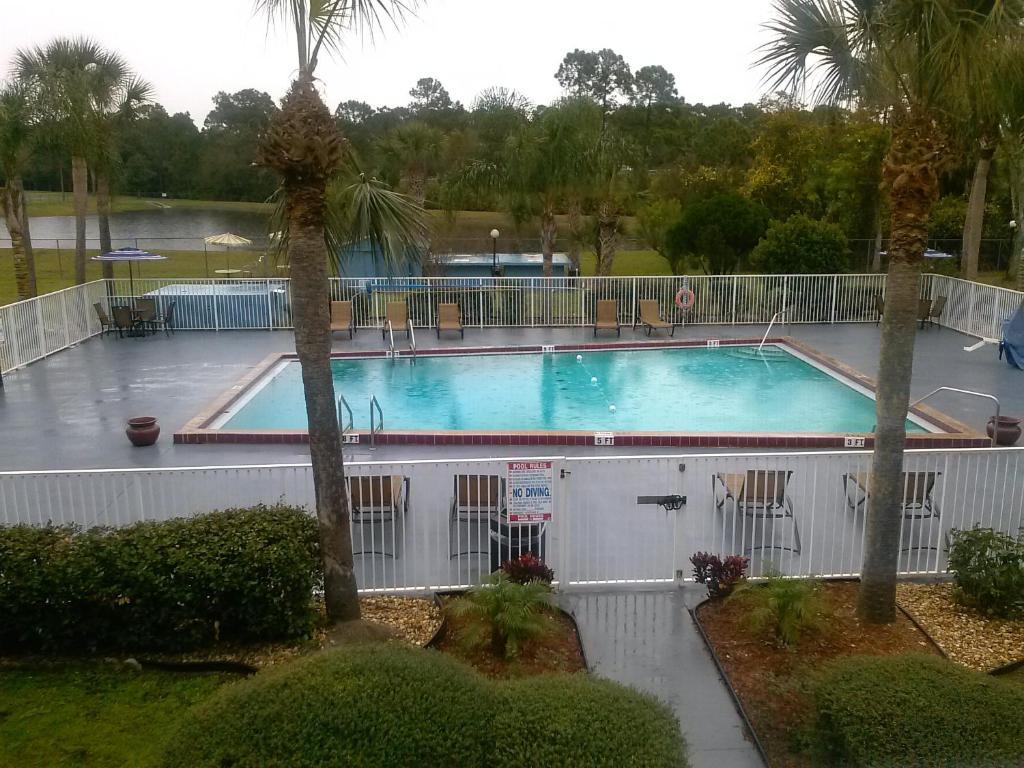 Days Inn By Wyndham Daytona Beach Speedway Extérieur photo